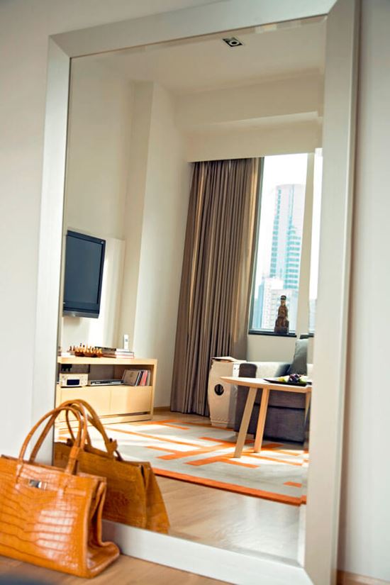 Luxury One Bedroom - Mirror